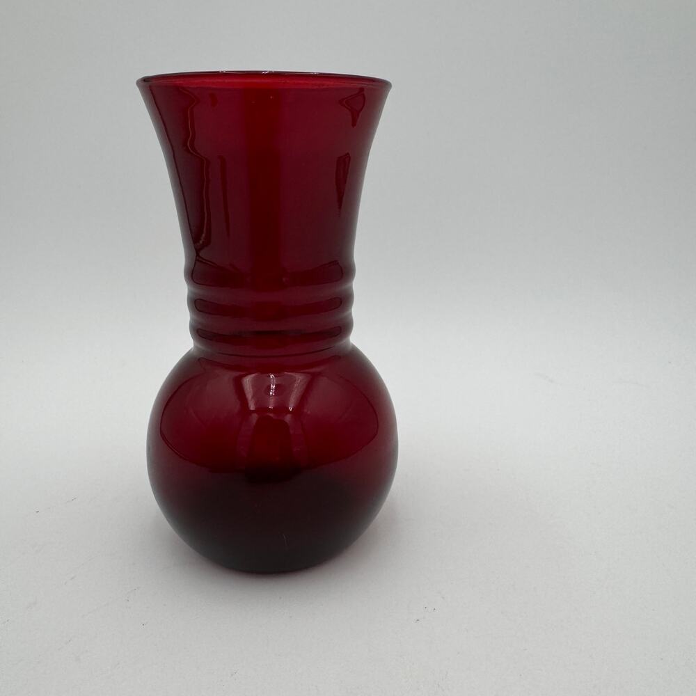 Vintage Anchor Hocking Royal Ruby Red Glass Vase 6 3/8" - Picture 5 of 6